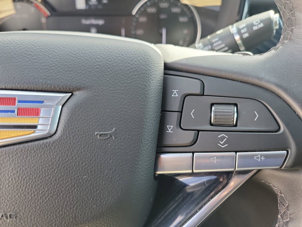 Used 2024 Cadillac XT6 Premium Luxury image 26