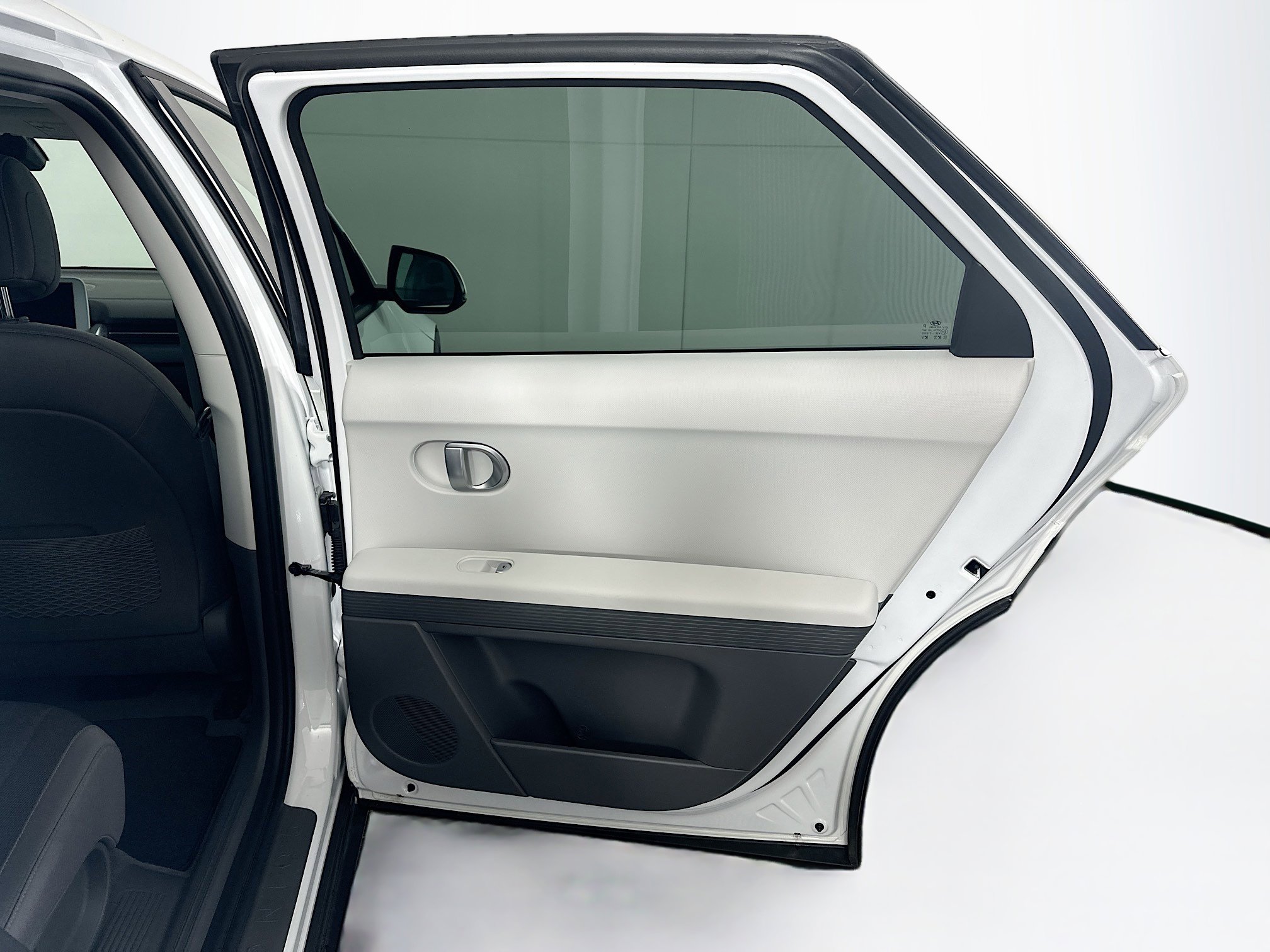 Used 2024 Hyundai Ioniq 5 SE RWD image 29