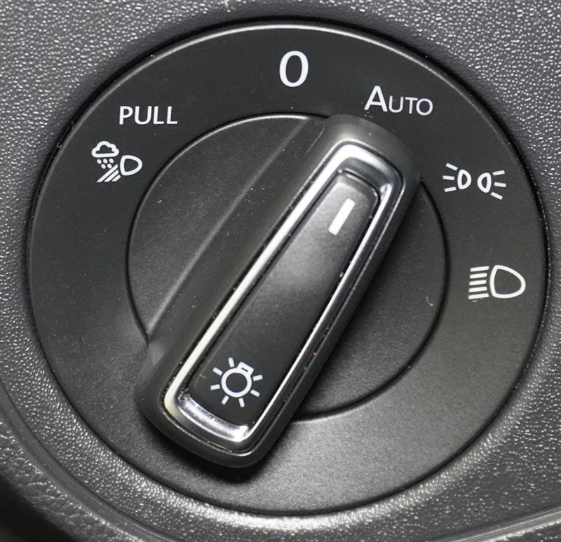 Used 2021 Volkswagen Atlas Cross Sport SEL Premium image 42