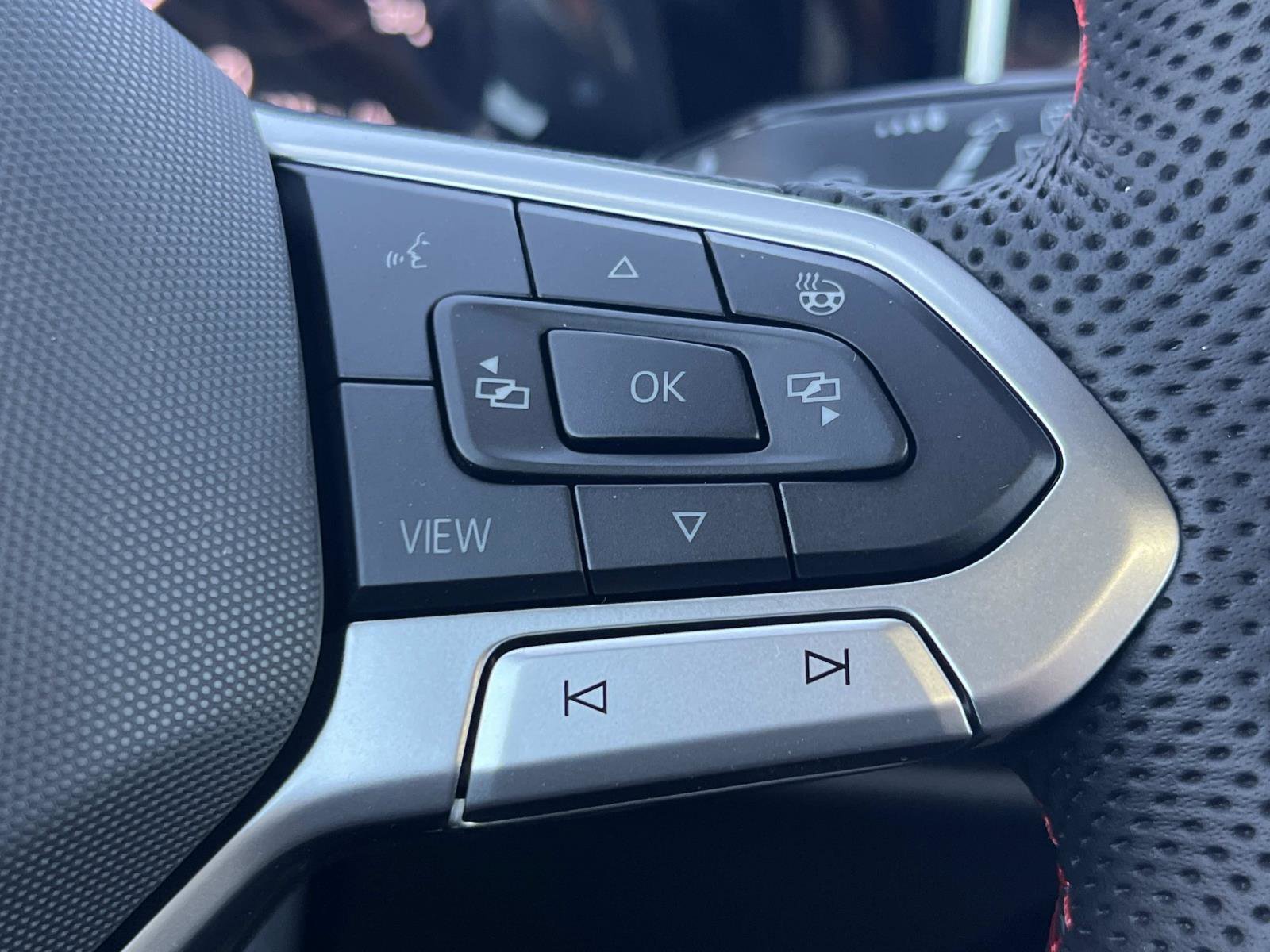 New 2026 Volkswagen GTI SE FWD image 10