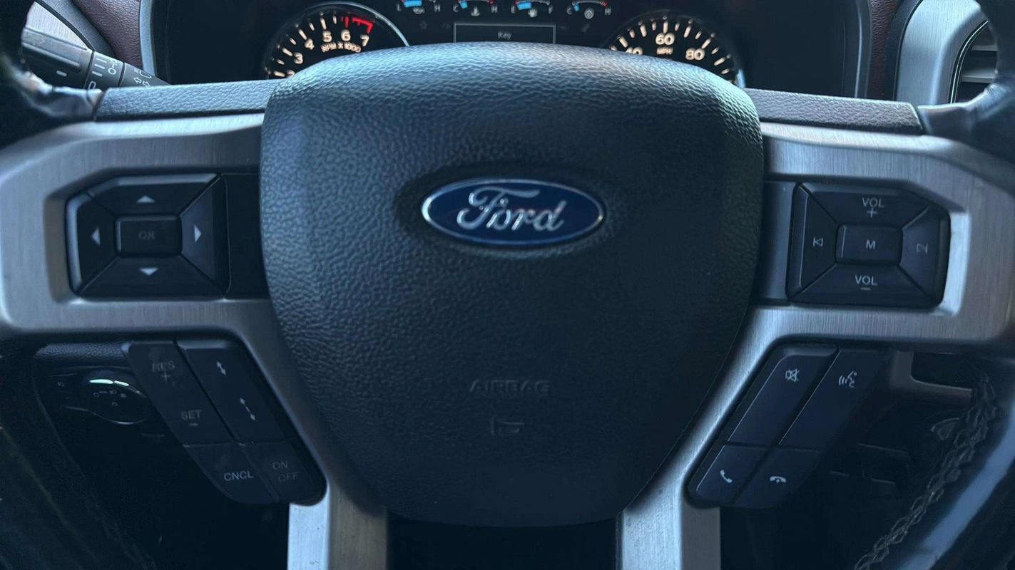 Used 2018 Ford F150 Platinum w/ Equipment Group 701A Luxury AWD/4WD image 10