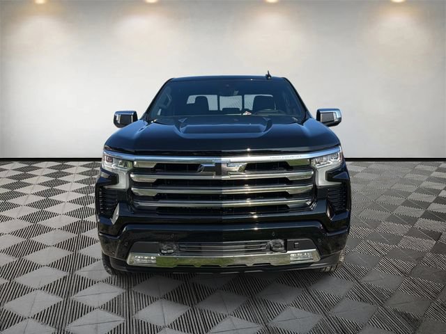 Used 2024 Chevrolet Silverado 1500 High Country w/ Technology Package AWD/4WD image 2