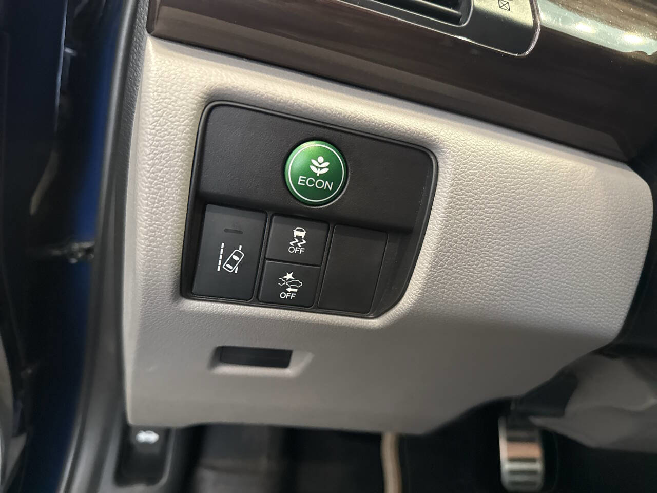 Used 2017 Honda Accord EX-L image 38