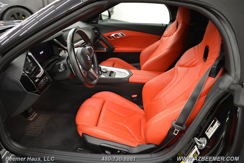 Used 2023 BMW Z4 M40i w/ Premium Package image 11