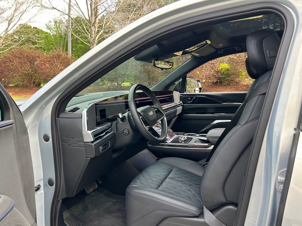 Used 2025 Cadillac Escalade IQ Sport 1 w/ Smart Trailering package image 39