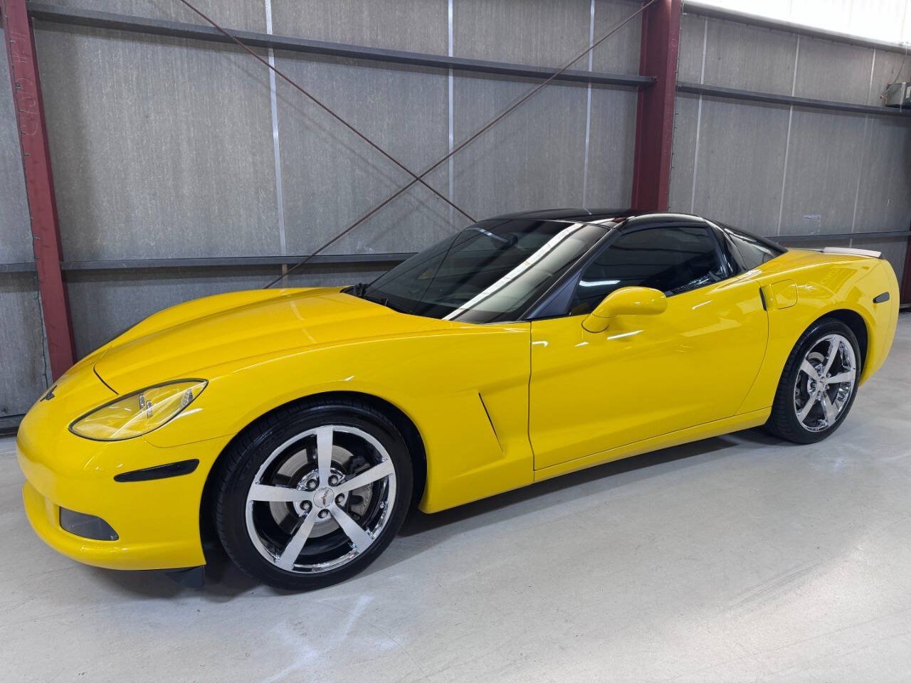 Used 2008 Chevrolet Corvette Coupe w/ Preferred Equipment Group RWD image 3