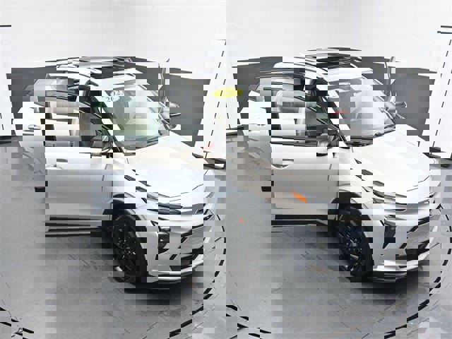 Used 2023 Chevrolet Bolt EUV Premier w/ Sun & Sound Package image 38