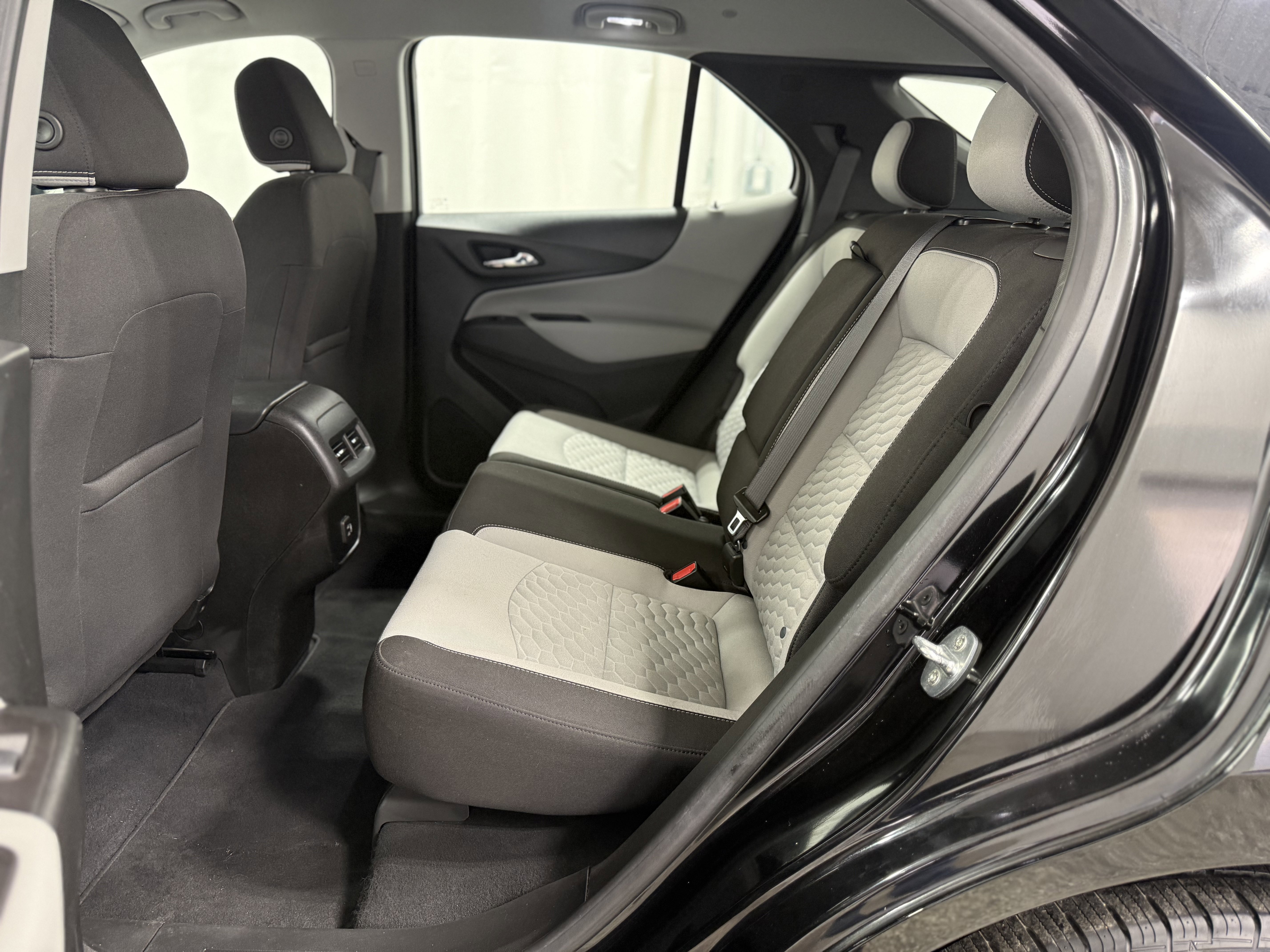 Certified 2021 Chevrolet Equinox LS image 26