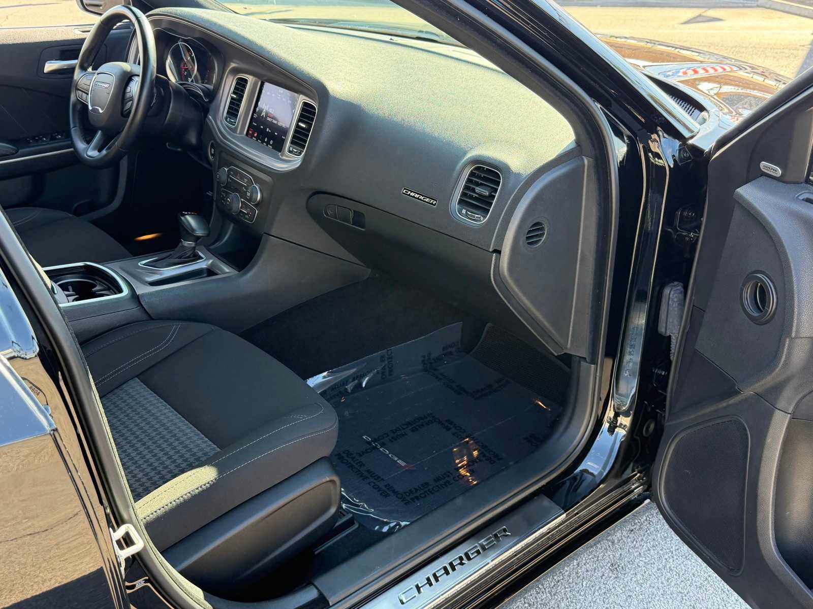 Used 2023 Dodge Charger SXT RWD image 28