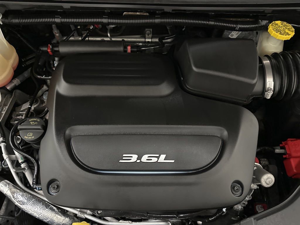 Used 2018 Chrysler Pacifica Touring Plus w/ S Appearance Package image 7