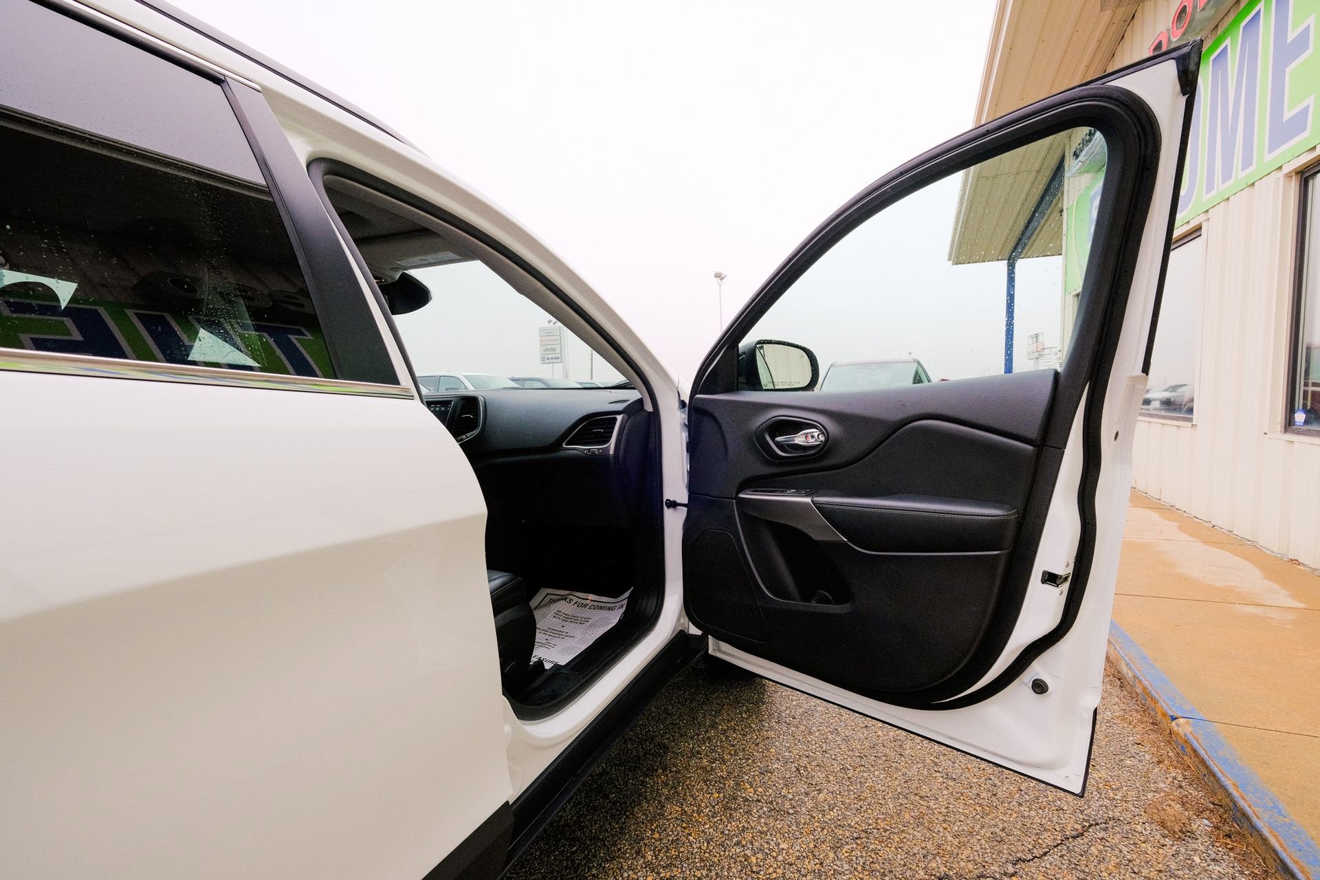 Used 2022 Jeep Cherokee Latitude Lux w/ Sun & Sound Group image 14