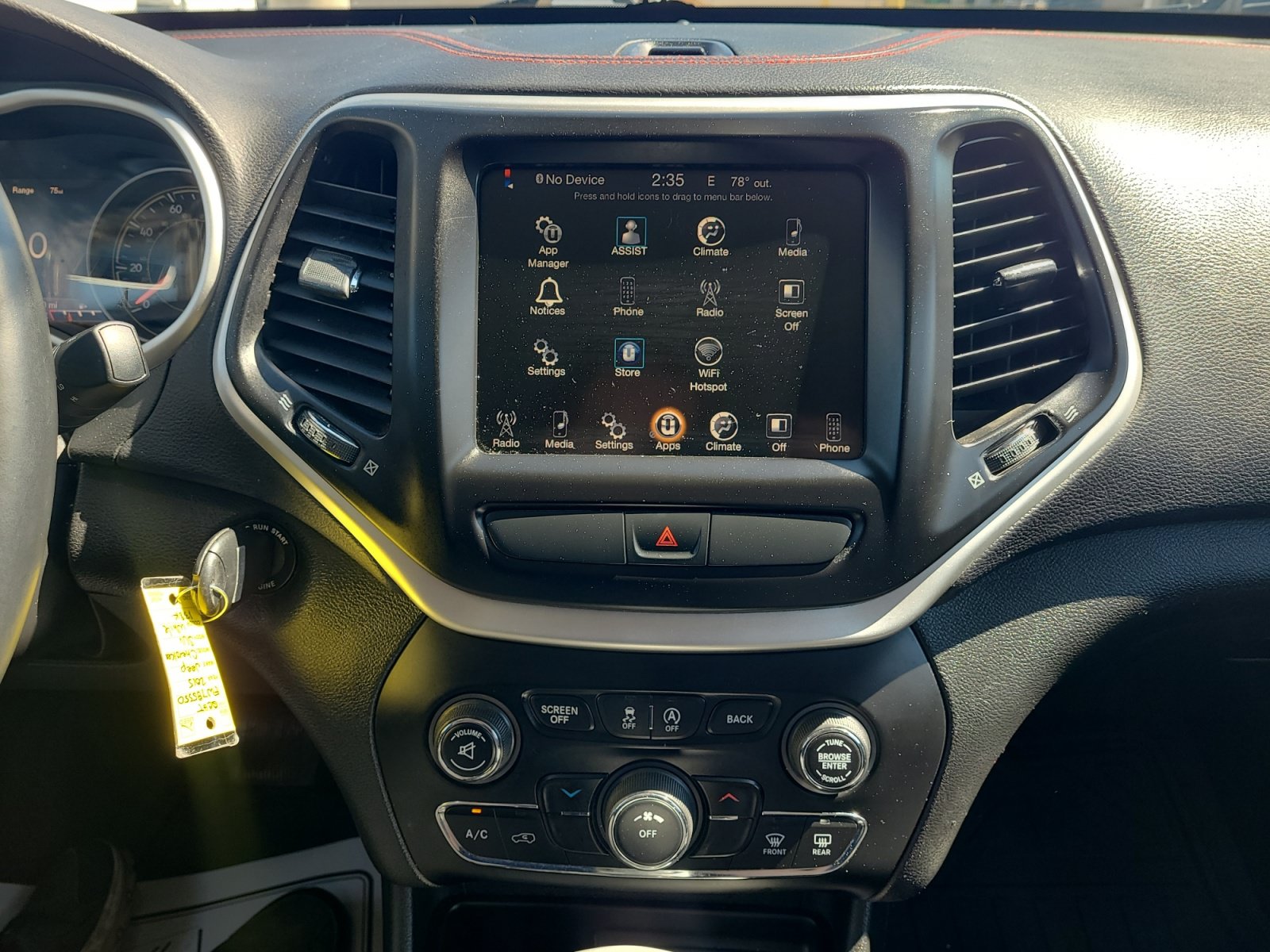 Used 2015 Jeep Cherokee Trailhawk AWD/4WD image 18