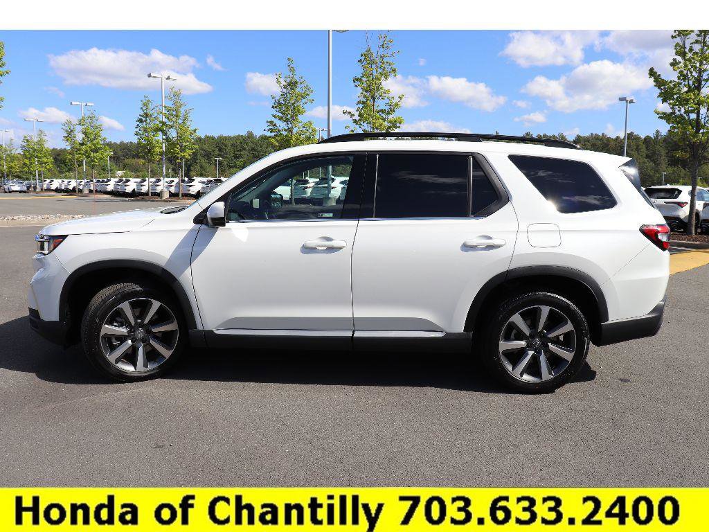 Used 2025 Honda Pilot Elite image 4