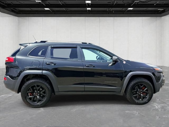 Used 2015 Jeep Cherokee Trailhawk w/ Cold Weather Group AWD/4WD image 4