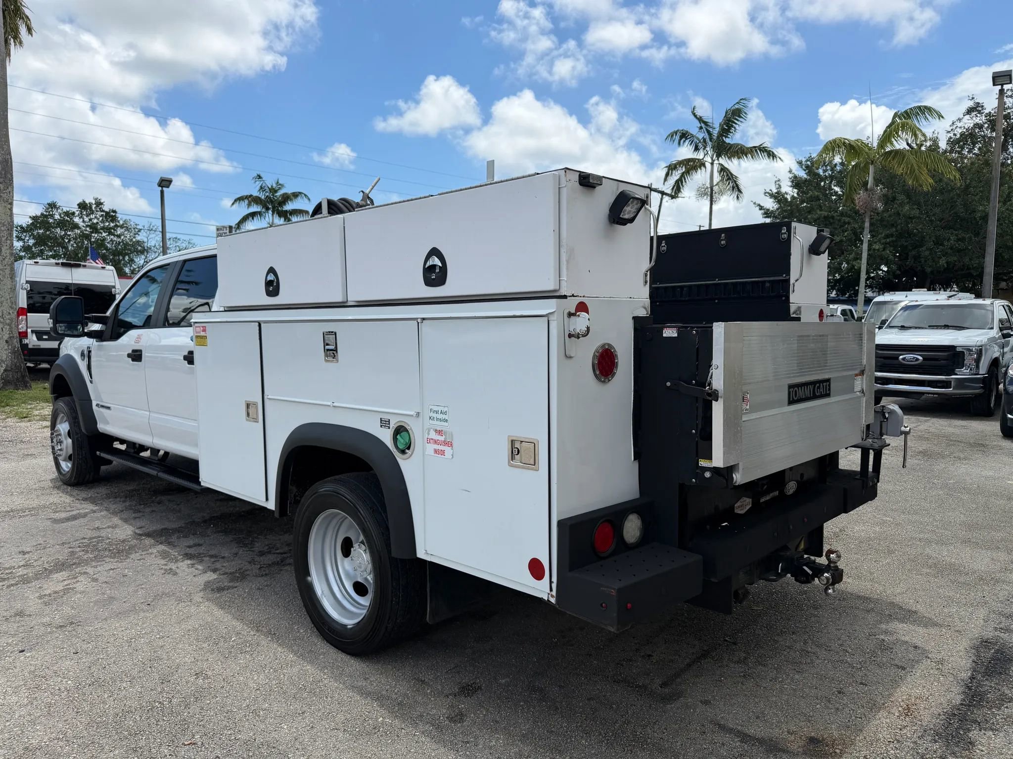 Used 2019 Ford F450 4x4 Crew Cab XL w/ Power Equipment Group image 10