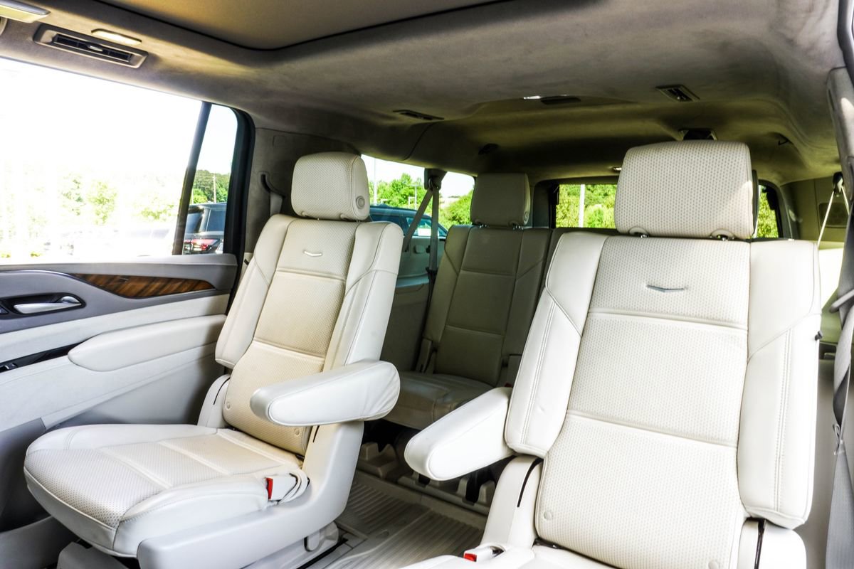 Used 2024 Cadillac Escalade ESV Sport Platinum w/ LPO, ONYX Package AWD/4WD image 37