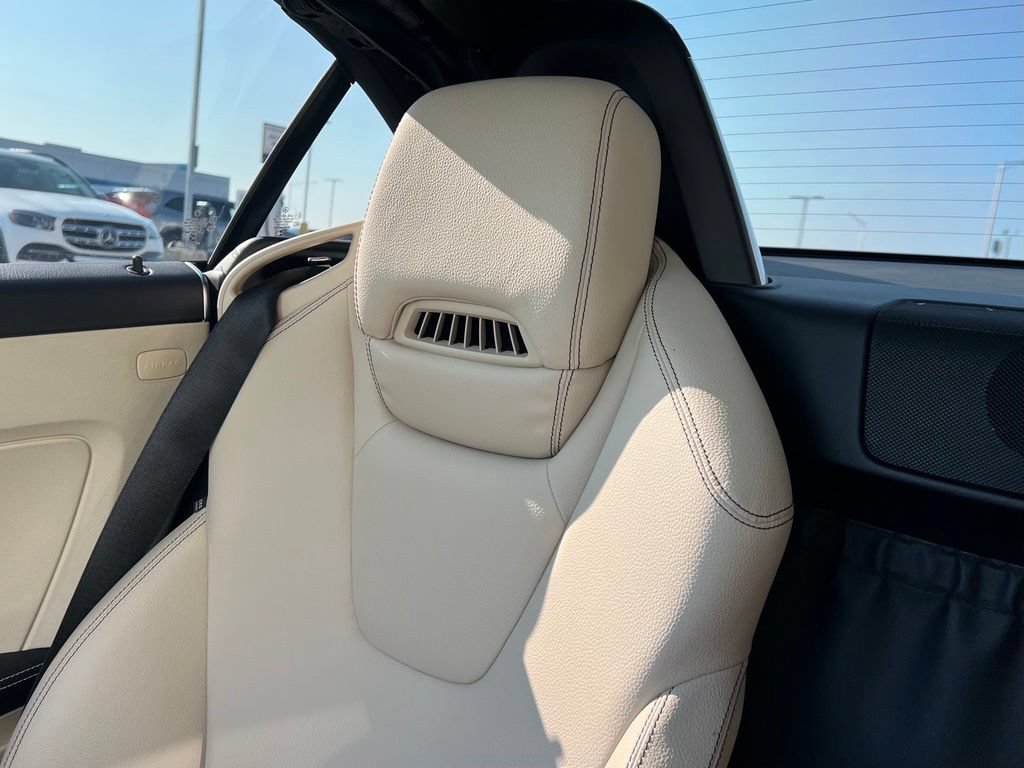 Used 2015 Mercedes-Benz SLK 250 image 23