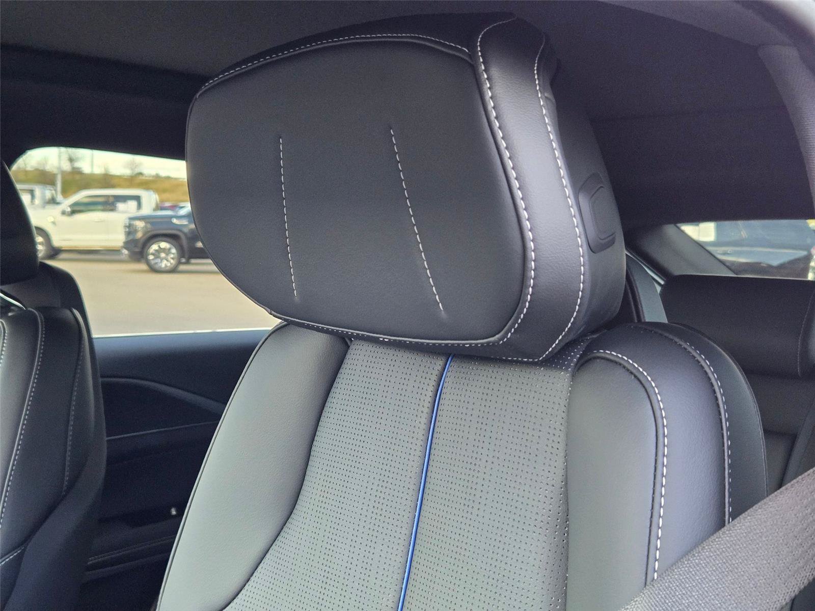New 2026 Cadillac Lyriq Sport AWD/4WD image 12