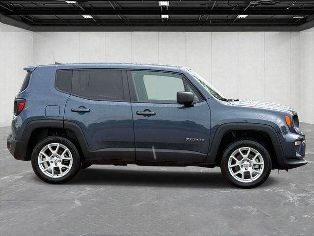 Certified 2023 Jeep Renegade Latitude AWD/4WD image 6