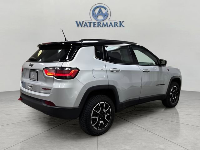Used 2025 Jeep Compass Trailhawk w/ Trailhawk Elite Group image 5
