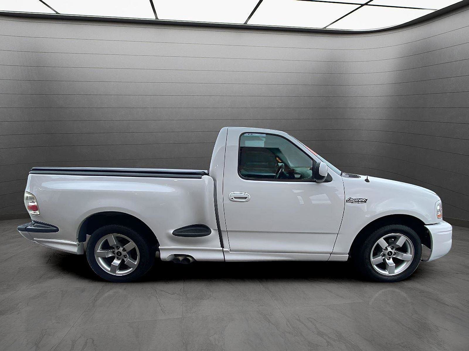 Used 2001 Ford F150 Lightning image 6