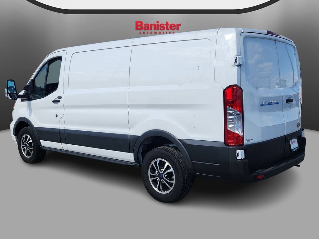 New 2023 Ford E-Transit Low Roof RWD image 4