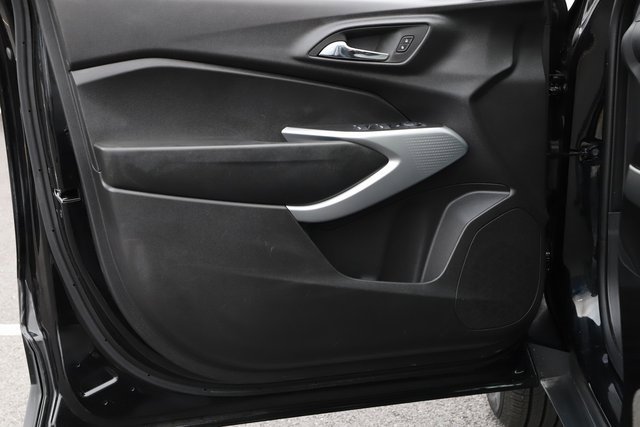 Used 2025 Chevrolet Trax LS image 14