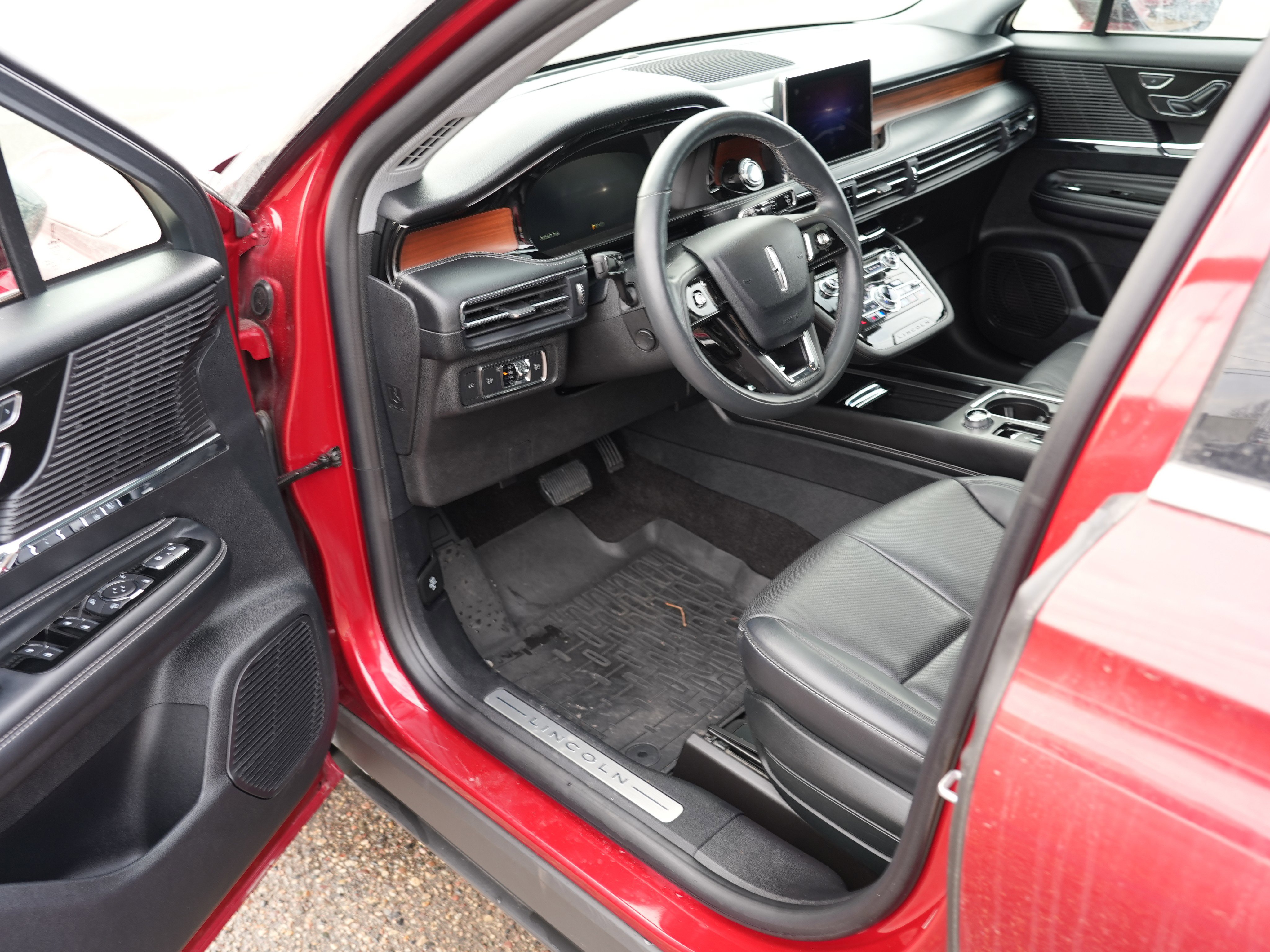 Used 2022 Lincoln Corsair Reserve w/ Elements Package image 13