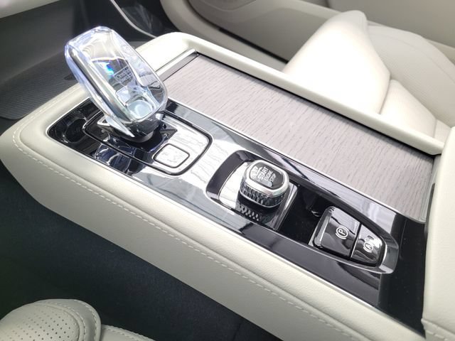 New 2026 Volvo XC90 B6 Ultra w/ Protection Package AWD/4WD image 24