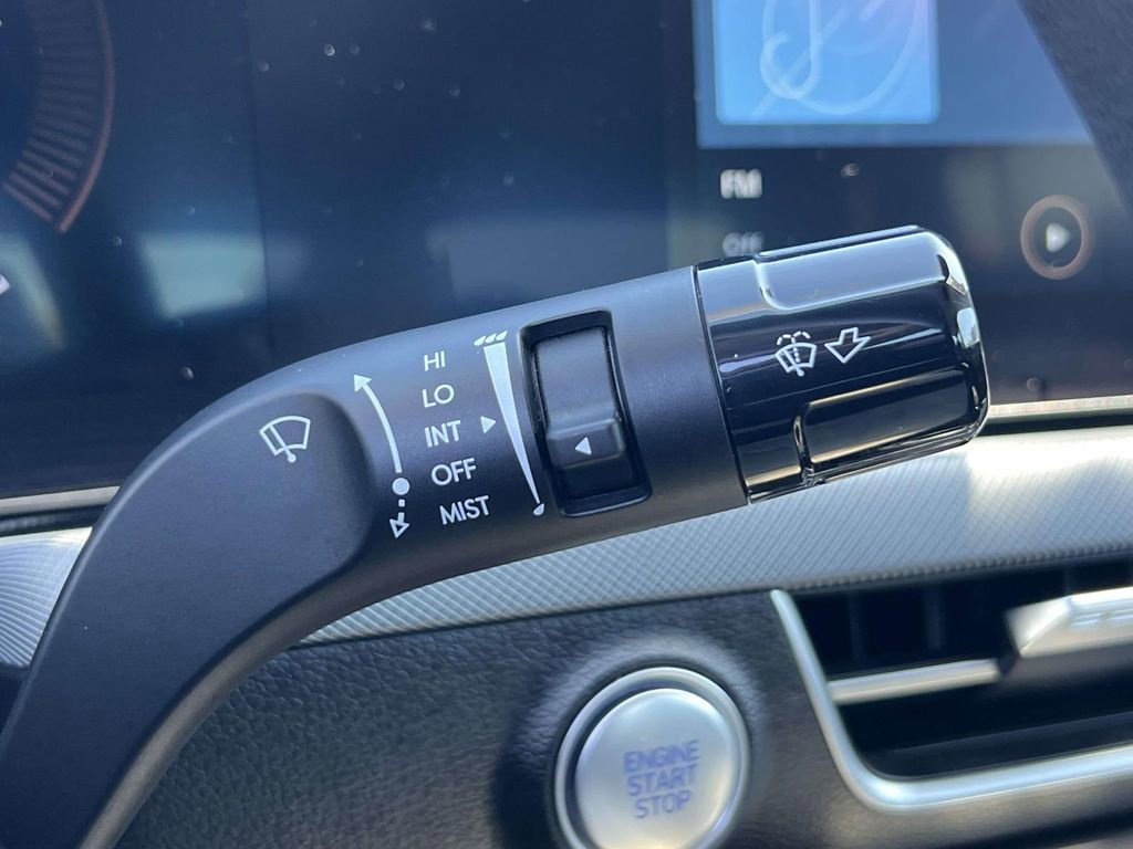Certified 2025 Hyundai Sonata SE FWD image 24