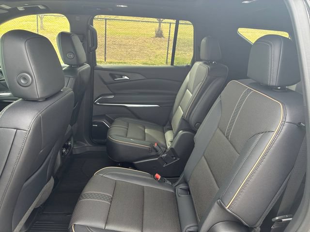New 2026 Chevrolet Traverse High Country w/ LPO, Floor Liner Package AWD/4WD image 17