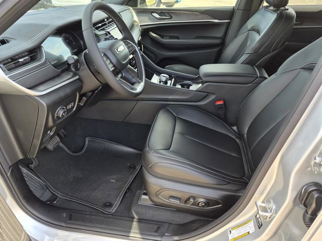 New 2025 Jeep Grand Cherokee L Limited image 15