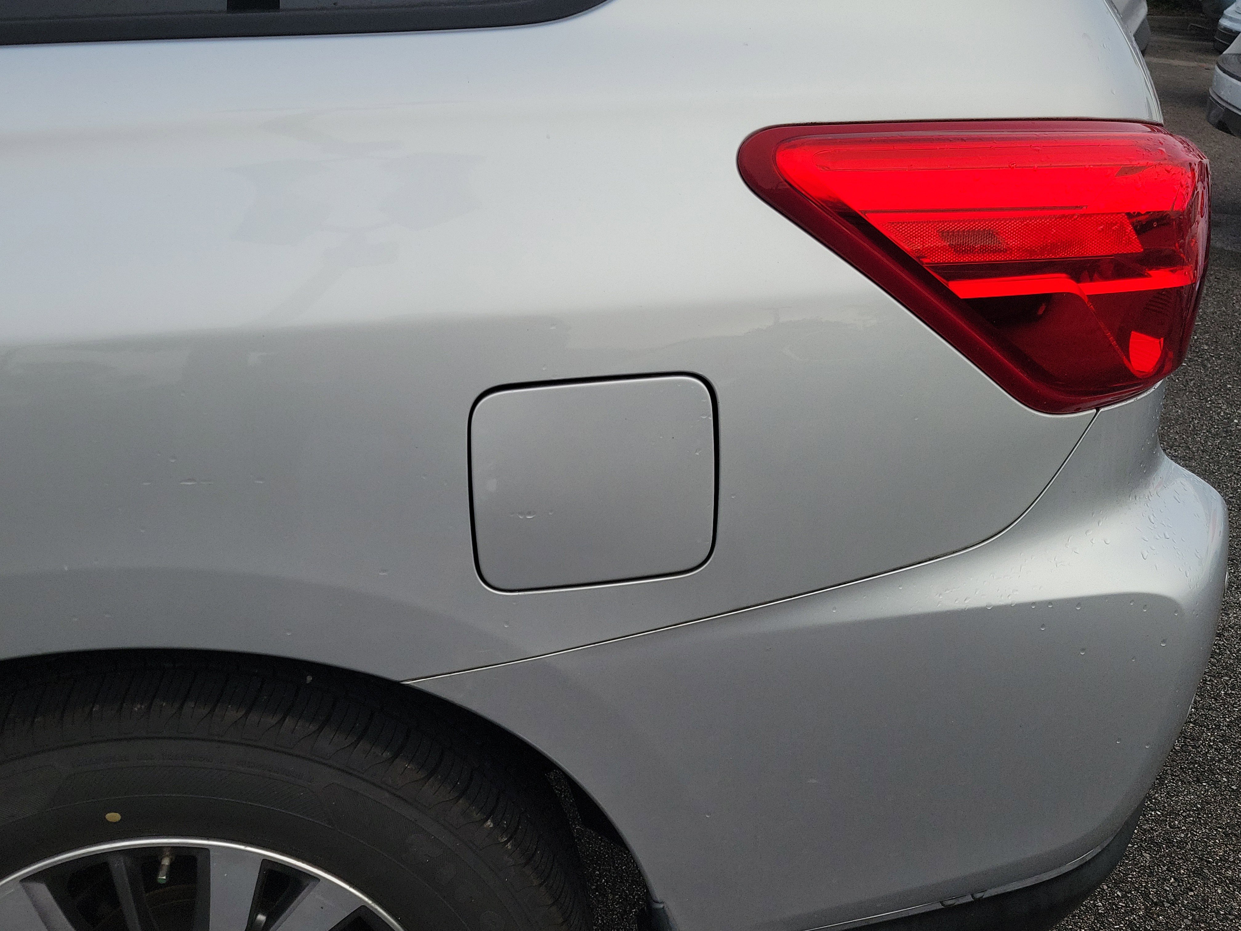 Used 2017 Nissan Pathfinder SL w/ Trailer Tow Package FWD image 25