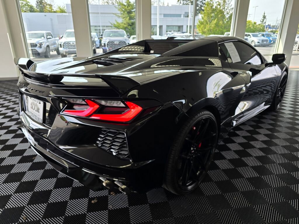 Used 2021 Chevrolet Corvette Stingray Preferred Conv w/ Z51 Performance Package RWD image 3