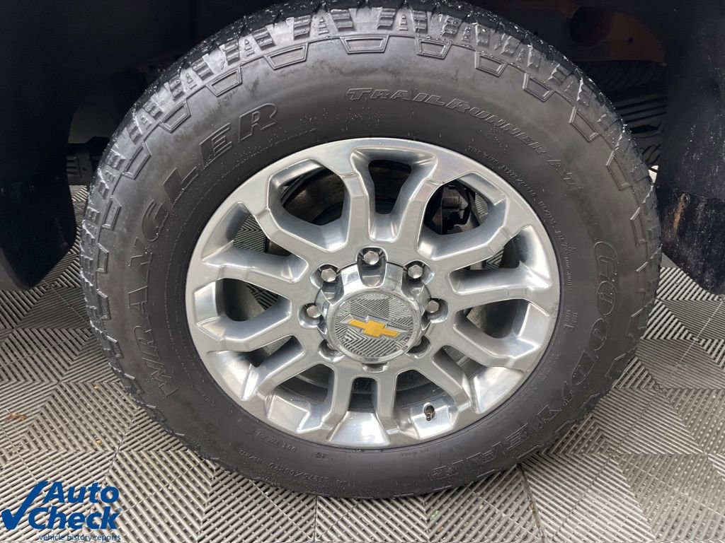 Used 2025 Chevrolet Silverado 2500 LTZ w/ LTZ Premium Package image 30