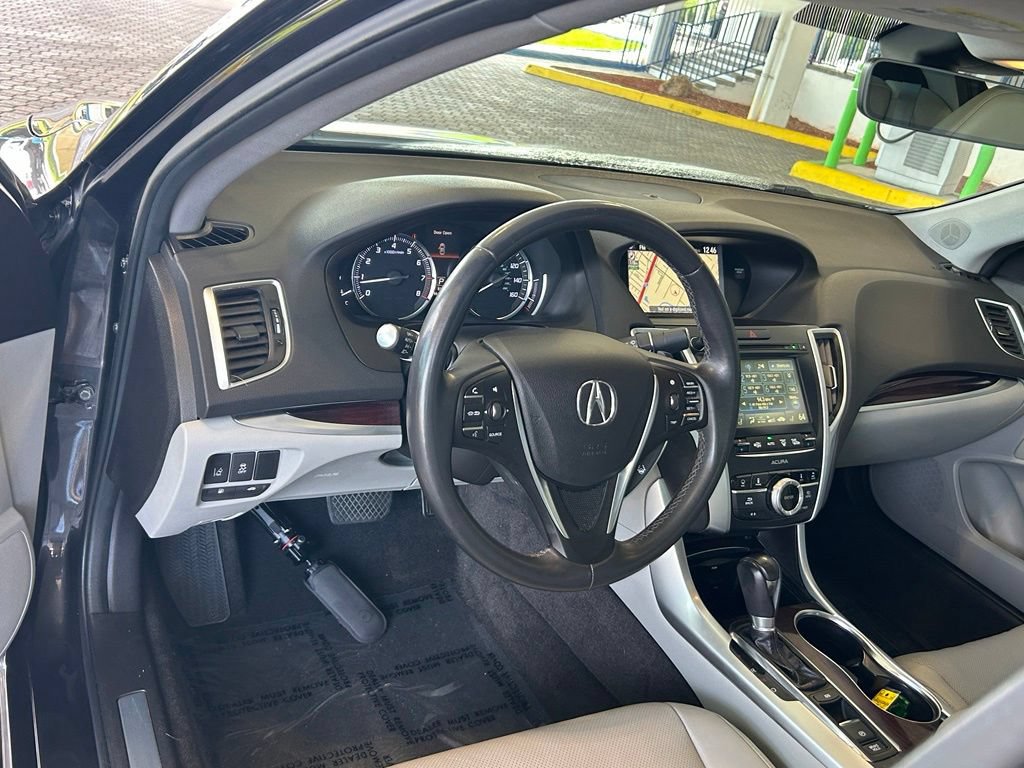 Used 2015 Acura TLX w/ Technology Package FWD image 32