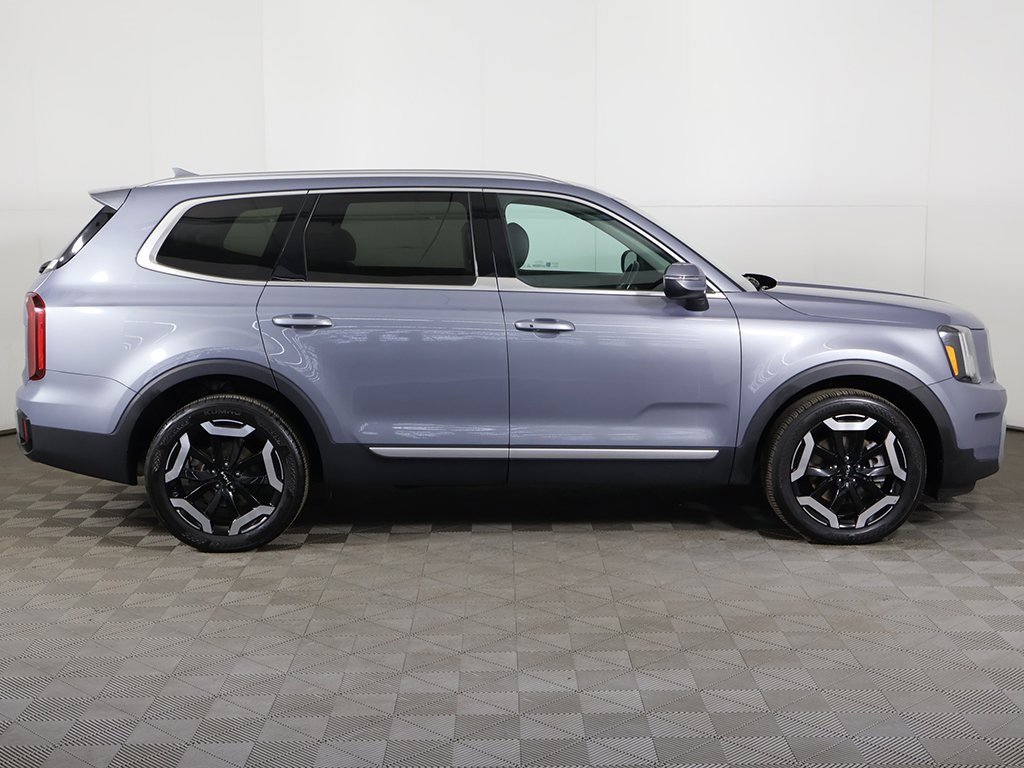 Used 2023 Kia Telluride S image 19