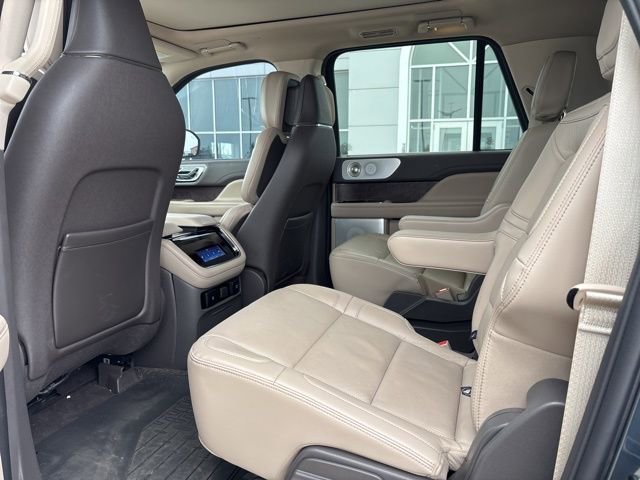 Used 2024 Lincoln Navigator L Reserve image 13