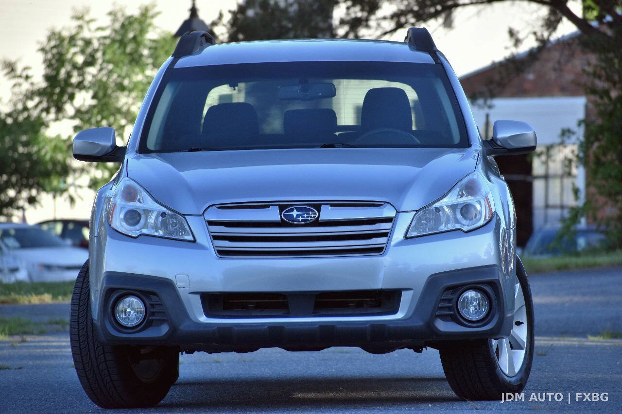 Used 2013 Subaru Outback 2.5i Premium AWD/4WD image 3