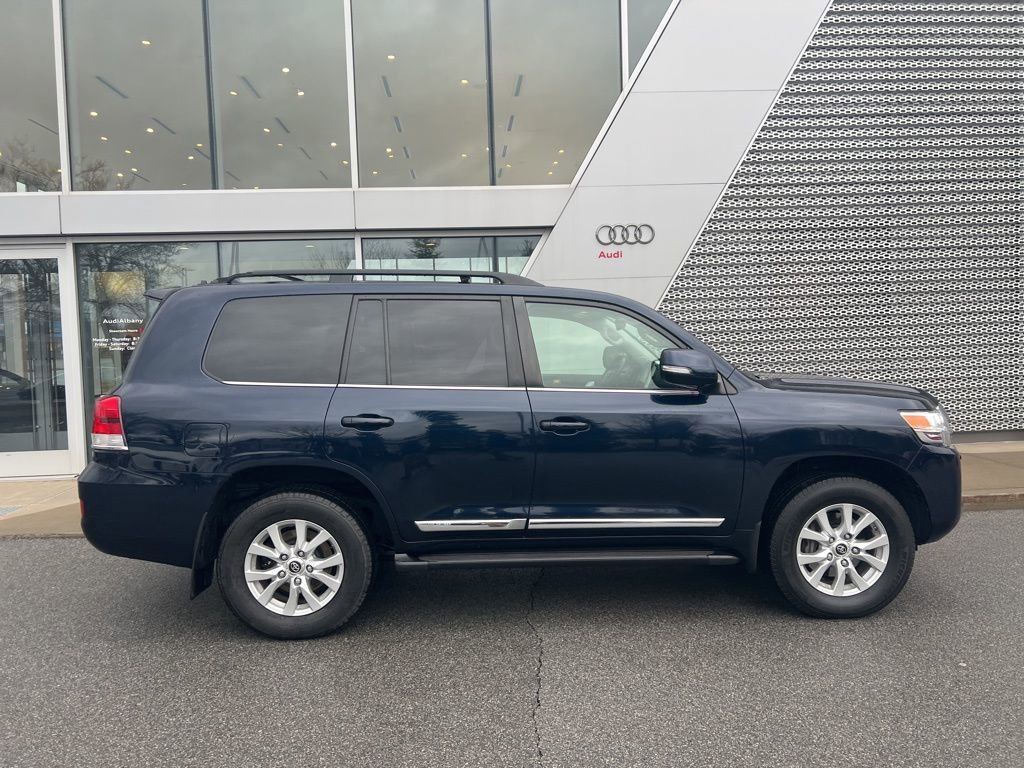 Used 2018 Toyota Land Cruiser image 17