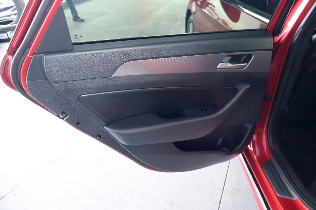 Used 2018 Hyundai Sonata Sport FWD image 30