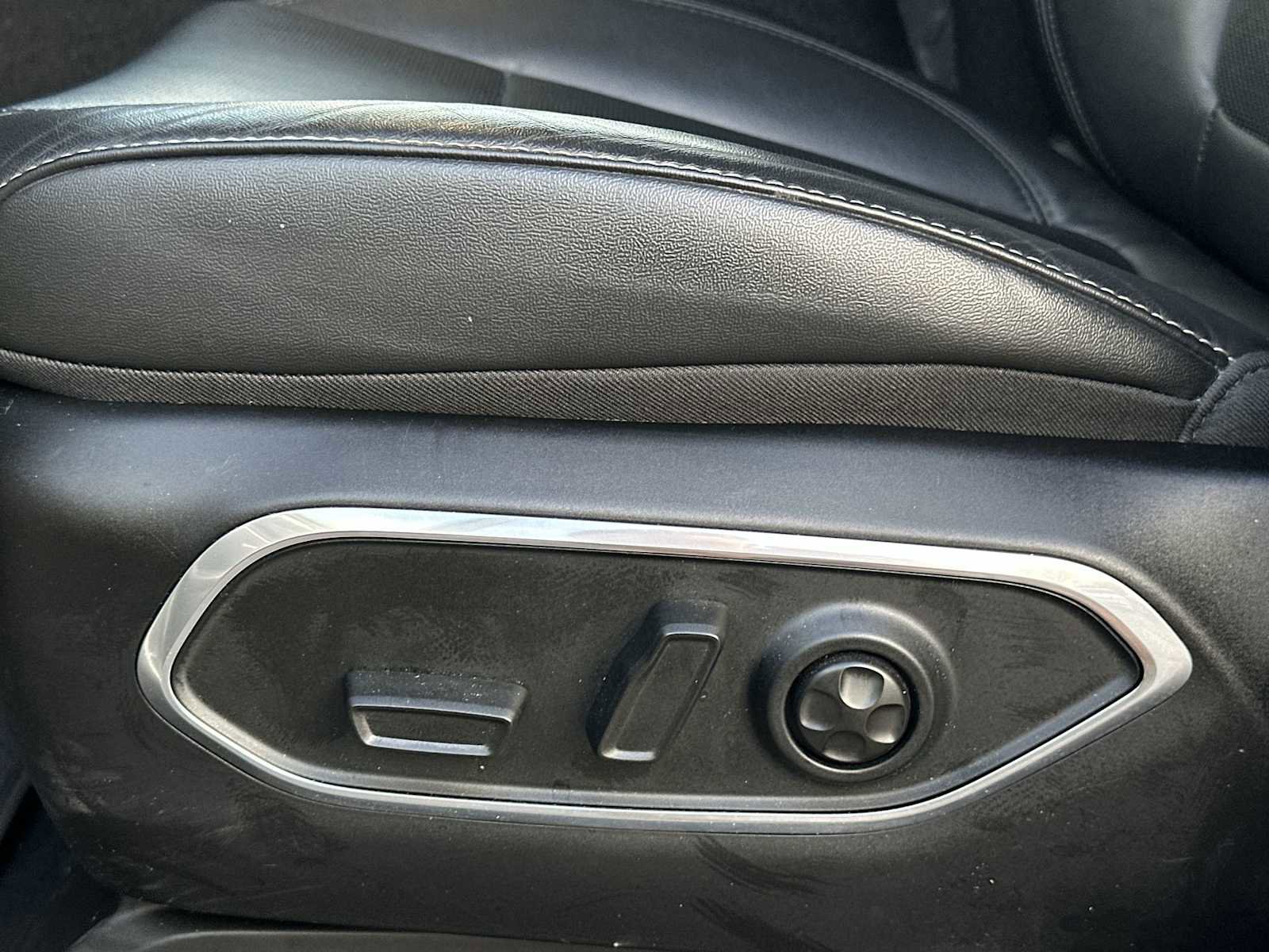 Used 2023 Jeep Wagoneer 4WD image 14