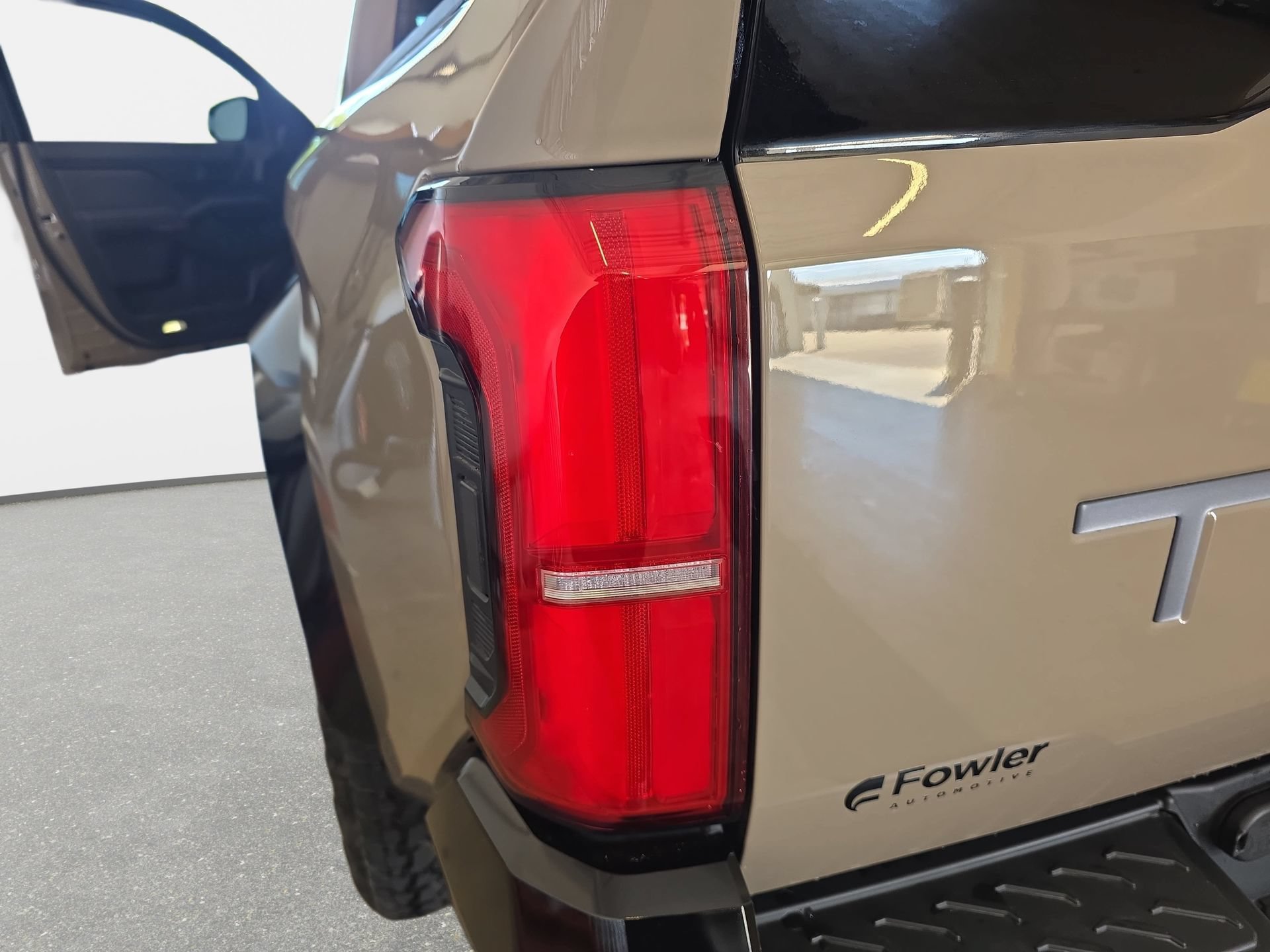 Used 2025 Toyota Tacoma TRD Pro AWD/4WD image 32