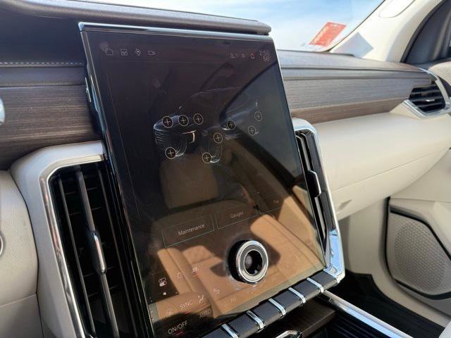 Used 2024 GMC Acadia Denali w/ Super Cruise Package image 47