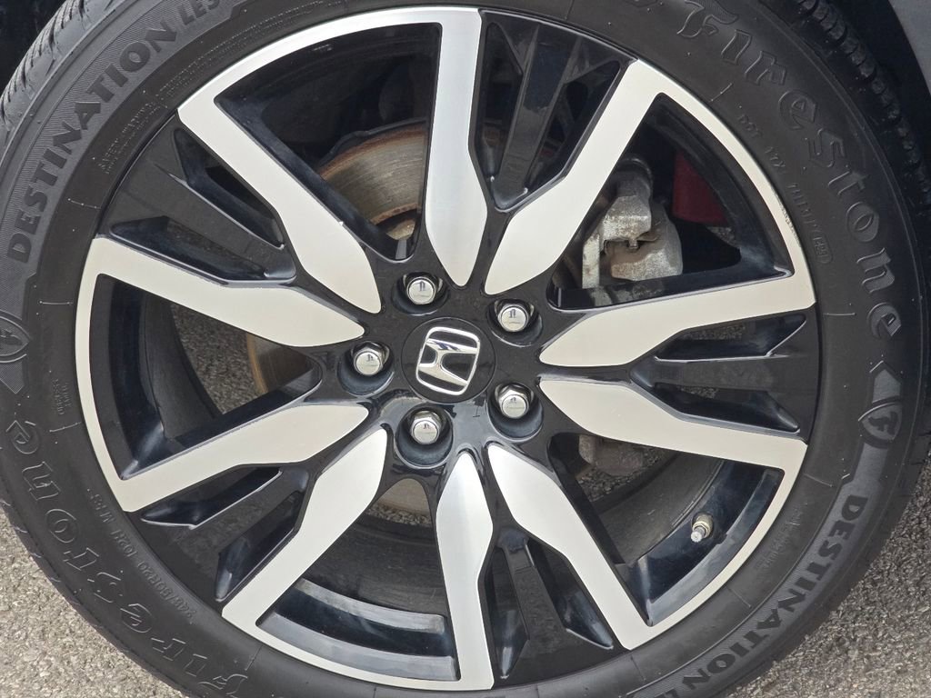 Used 2021 Honda Pilot Touring image 10