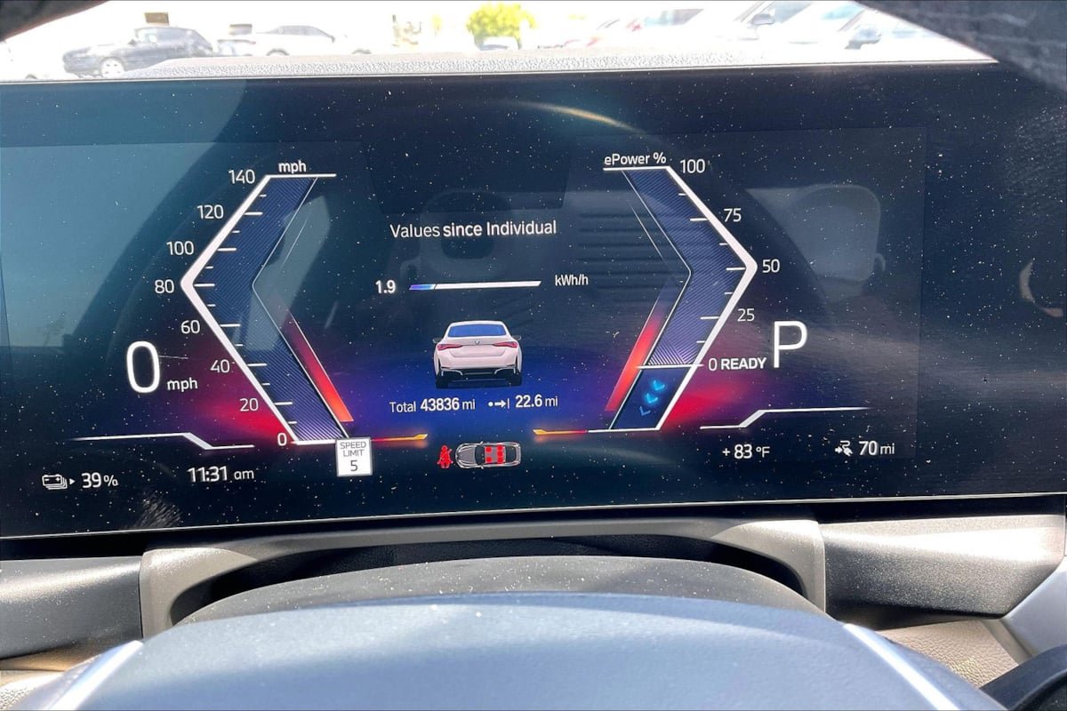 Used 2023 BMW i4 eDrive40 w/ Premium Package RWD image 16