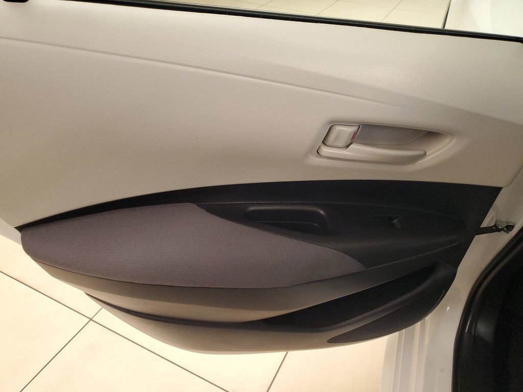Used 2025 Toyota Corolla LE image 13