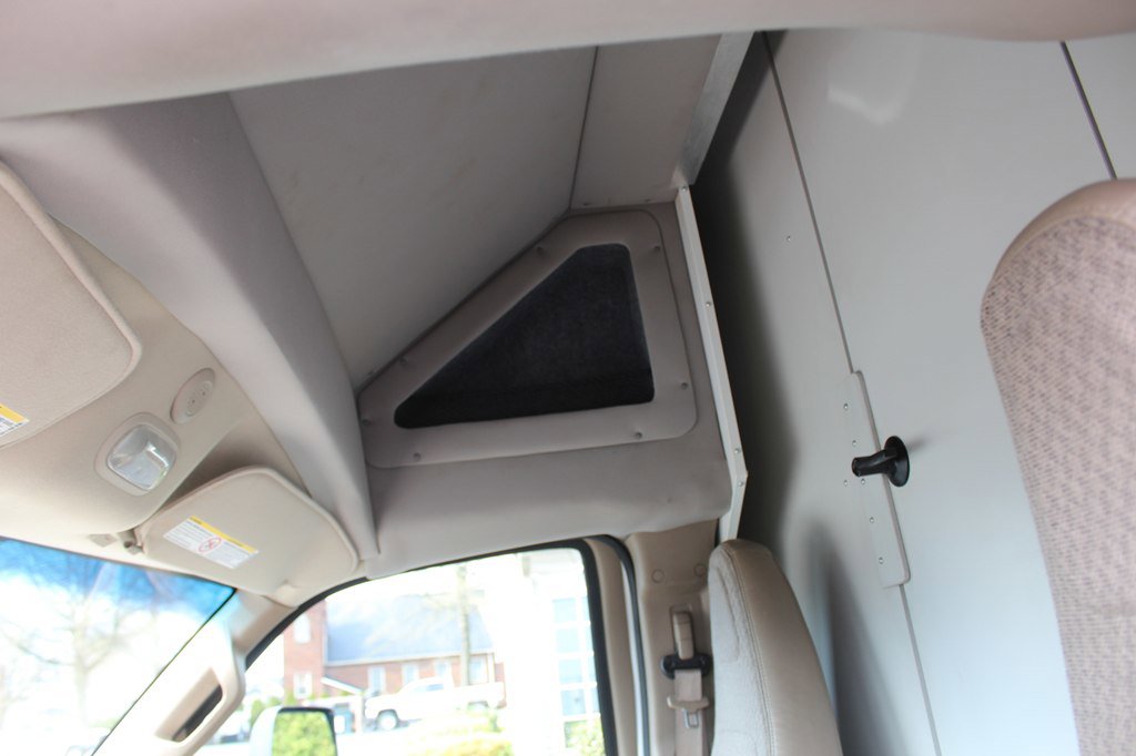 Used 2016 Chevrolet Express 4500 Extended image 21