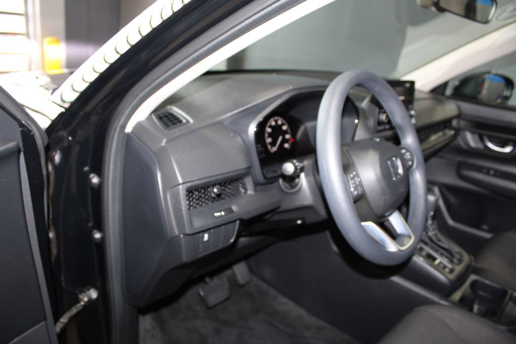 Used 2023 Honda CR-V LX image 11