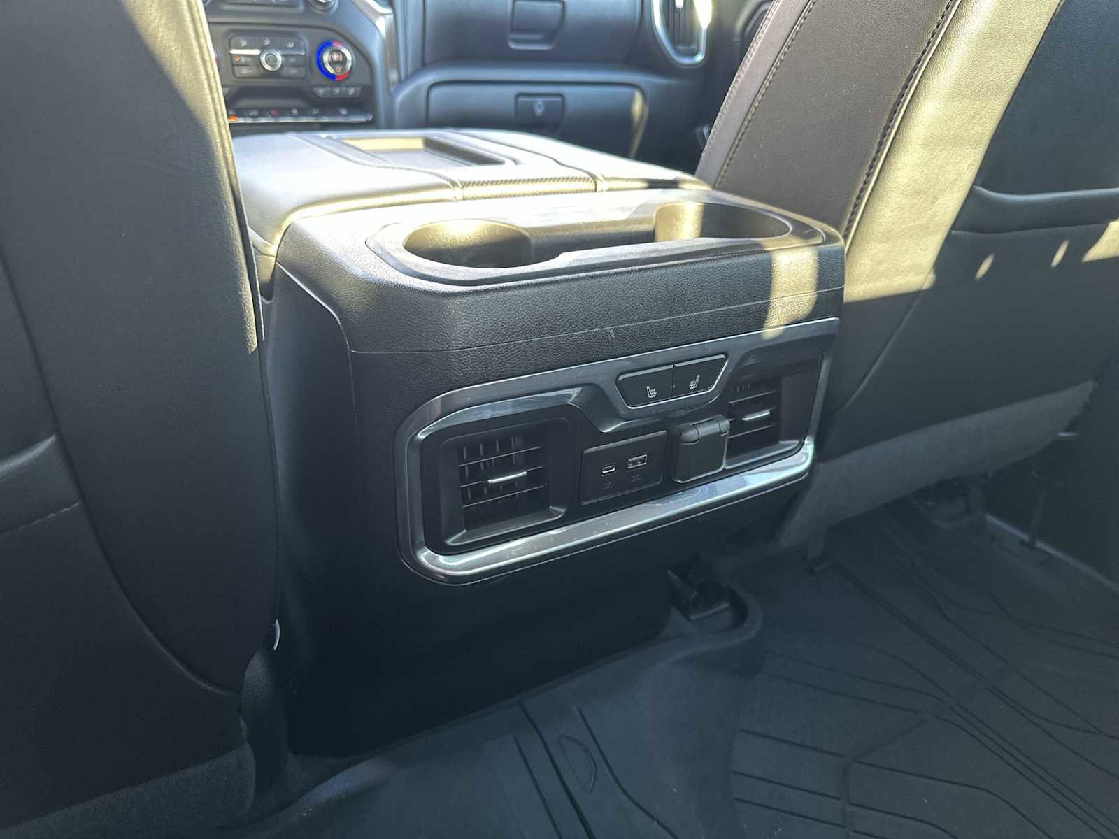Used 2019 Chevrolet Silverado 1500 High Country w/ Technology Package AWD/4WD image 22